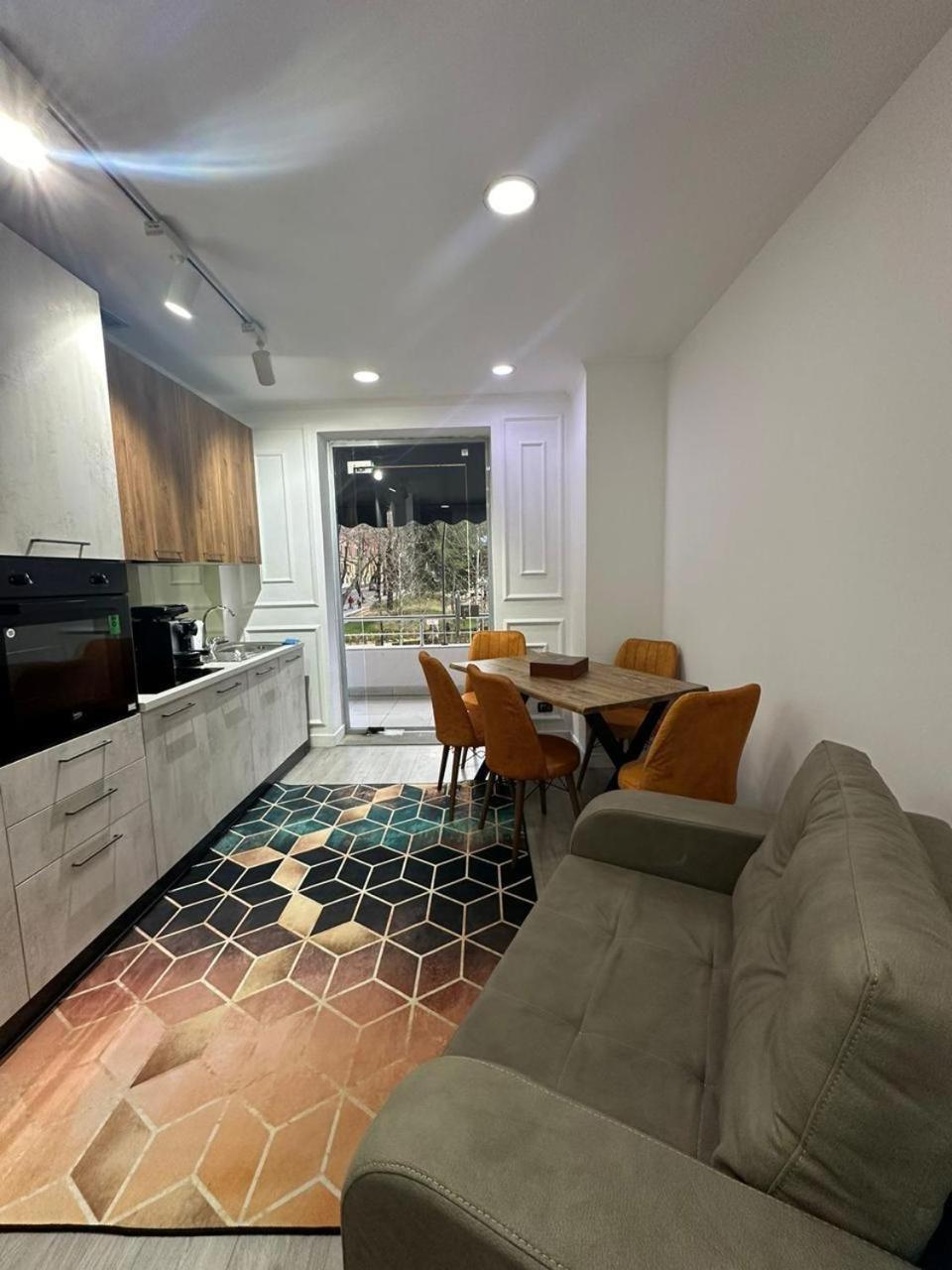 Park View Central Apartment Tirana Buitenkant foto