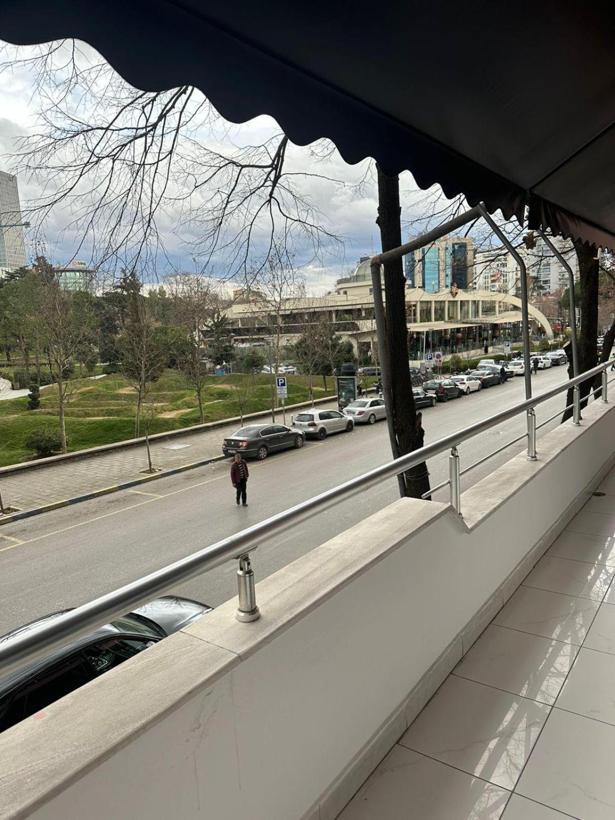 Park View Central Apartment Tirana Buitenkant foto